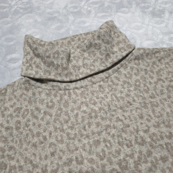 ZARA Nwt Soft Touch Animal Print Long Sleeve Turtleneck, Taupe, Light Brown, S - Picture 9 of 13